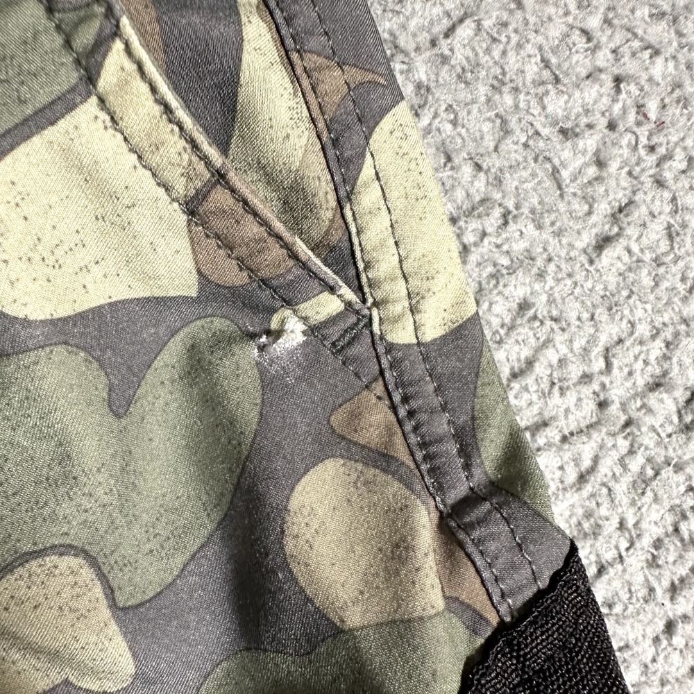 Salty Crew Shorts Mens 31 Green Hybrid Cargo Quick Dry Casual Preppy Fishing - Picture 6 of 15
